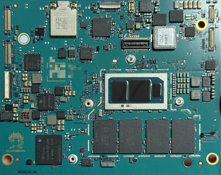 Это официально несуществующий процессор Intel из поколения, которое компания не хочет вспоминать. Появились фото Core M3-8114Y на плате с изображением покемона